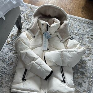 Roxy Ellie Short Puffer Jacket - Insulated